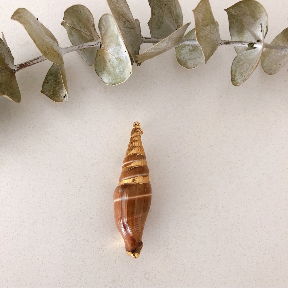 Vintage gold-dipped conch shell charm